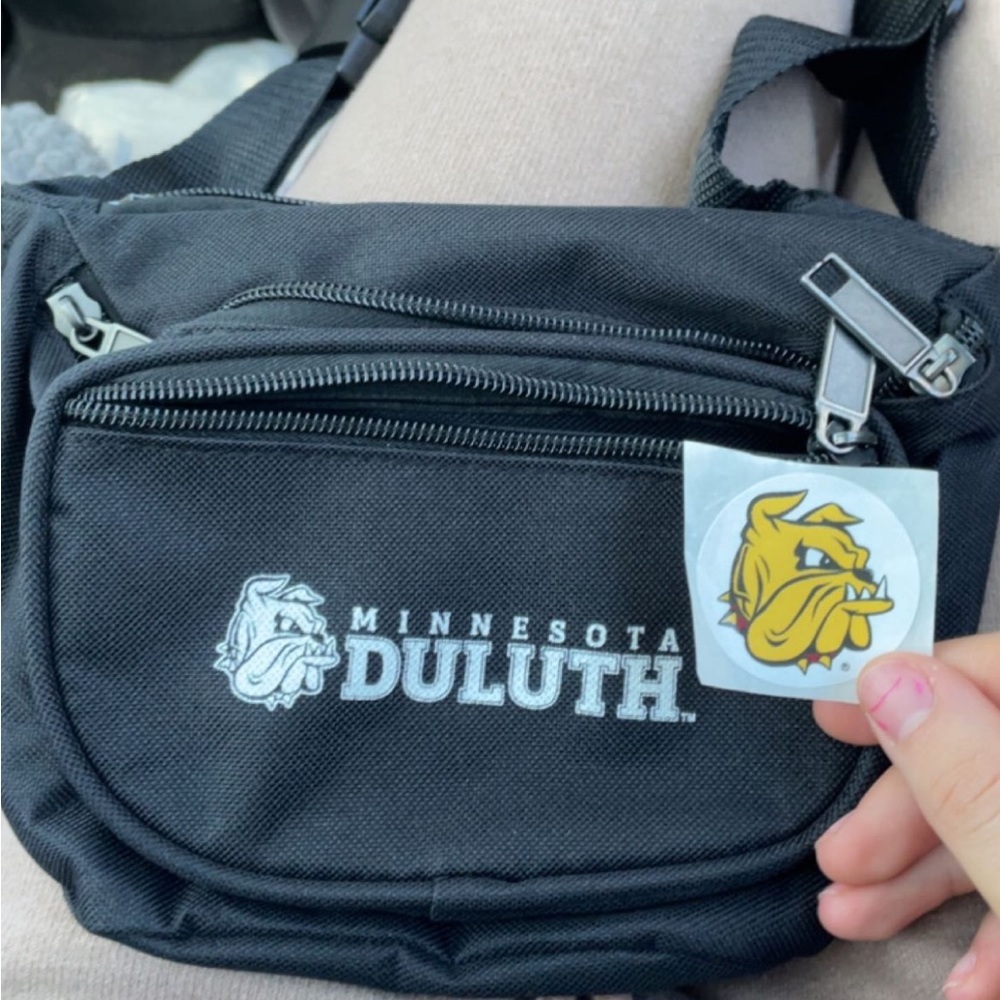 UMD minnesota duluth fanny pack/belt bag with sticker